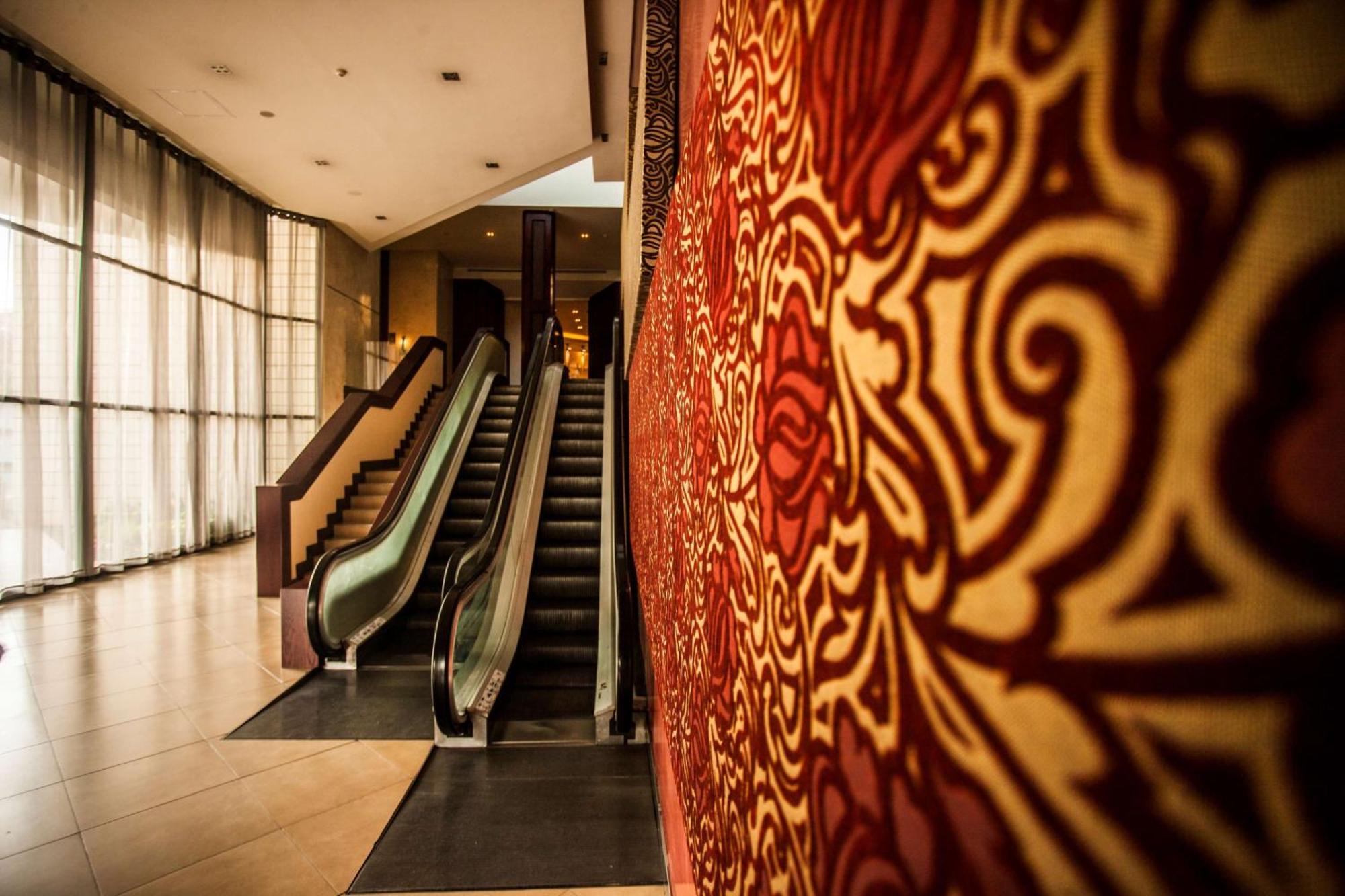Southern Sun Pretoria Exterior photo